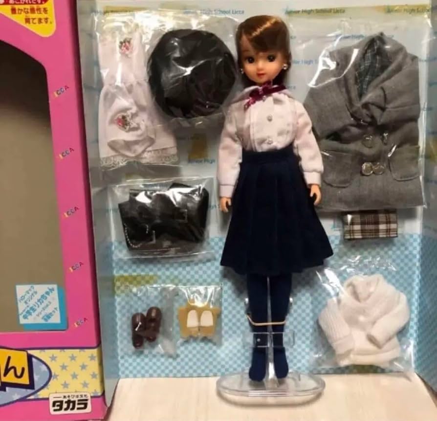 ■中学生リカちゃん【冬服バージョン】ハローマックオリジナル Amazon | 中学生リカちゃん ハローマックオリジナル シリーズ 3